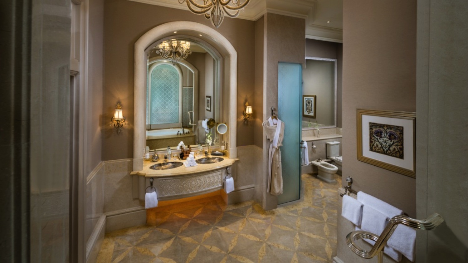 Emirates Palace Deluxe Palace Suite Badezimmer