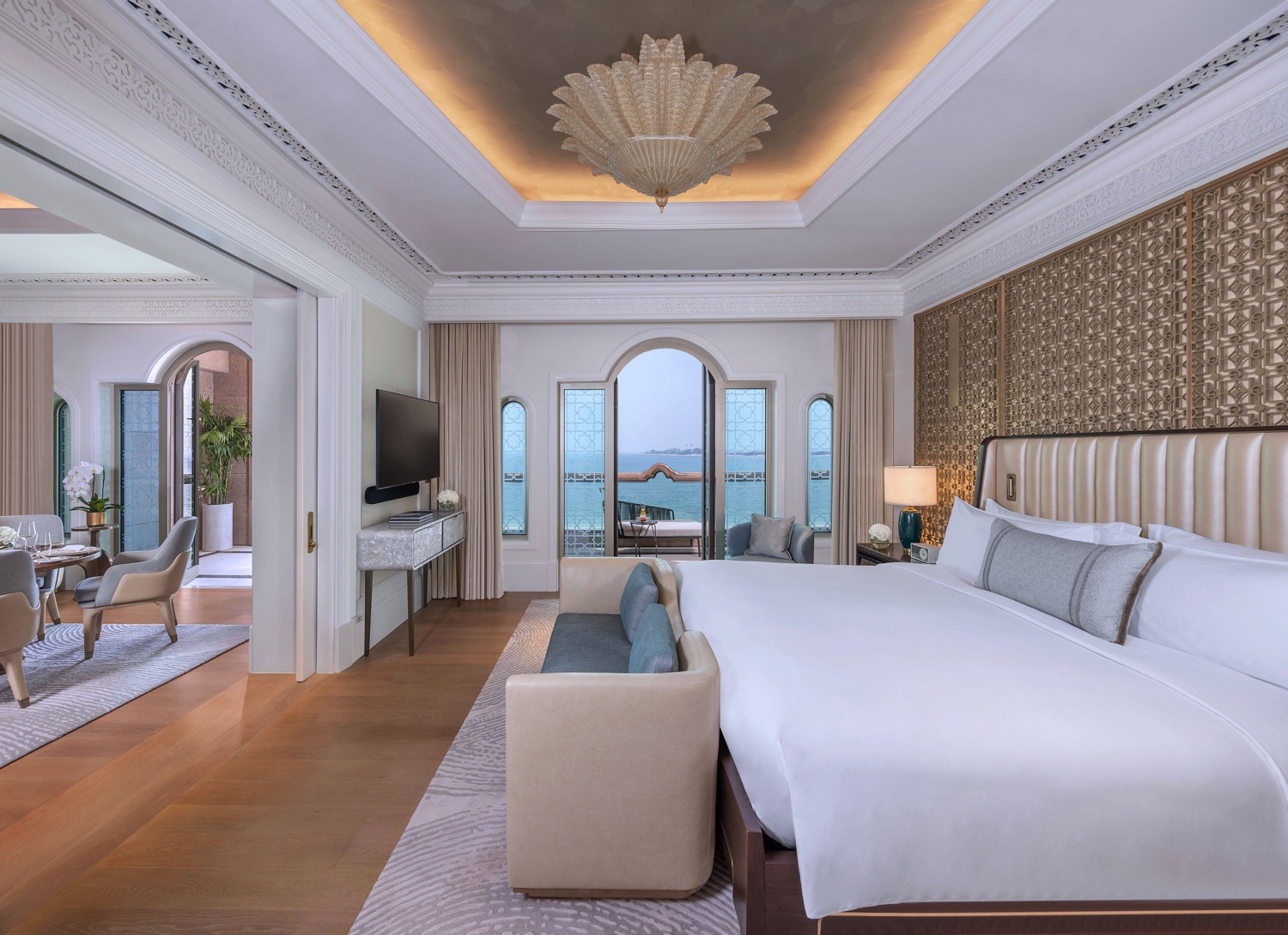 Emirates Palace Sea View Suite Schlafzimmer